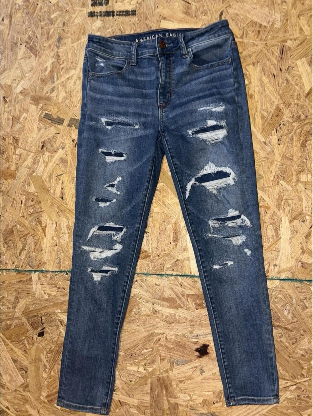 American Eagle Super Stretch Ripped Skinny Jeans Women’s Size 6 Distressed